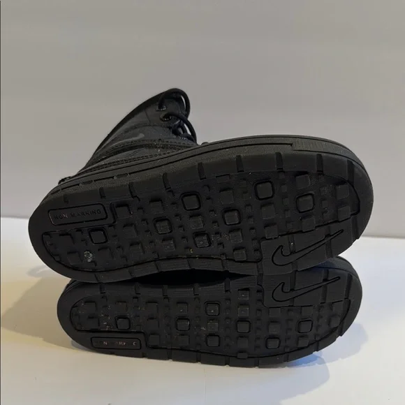 Nike Kids Black Woodside ACG Boots - Picture 7 of 7
